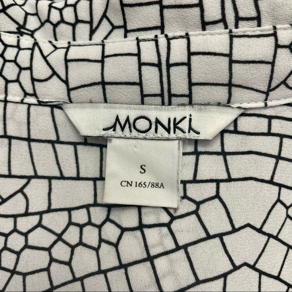 MONKI Flowy Pattern 3/4 Sleeve Button Down Women’s Small - Picture 5 of 7